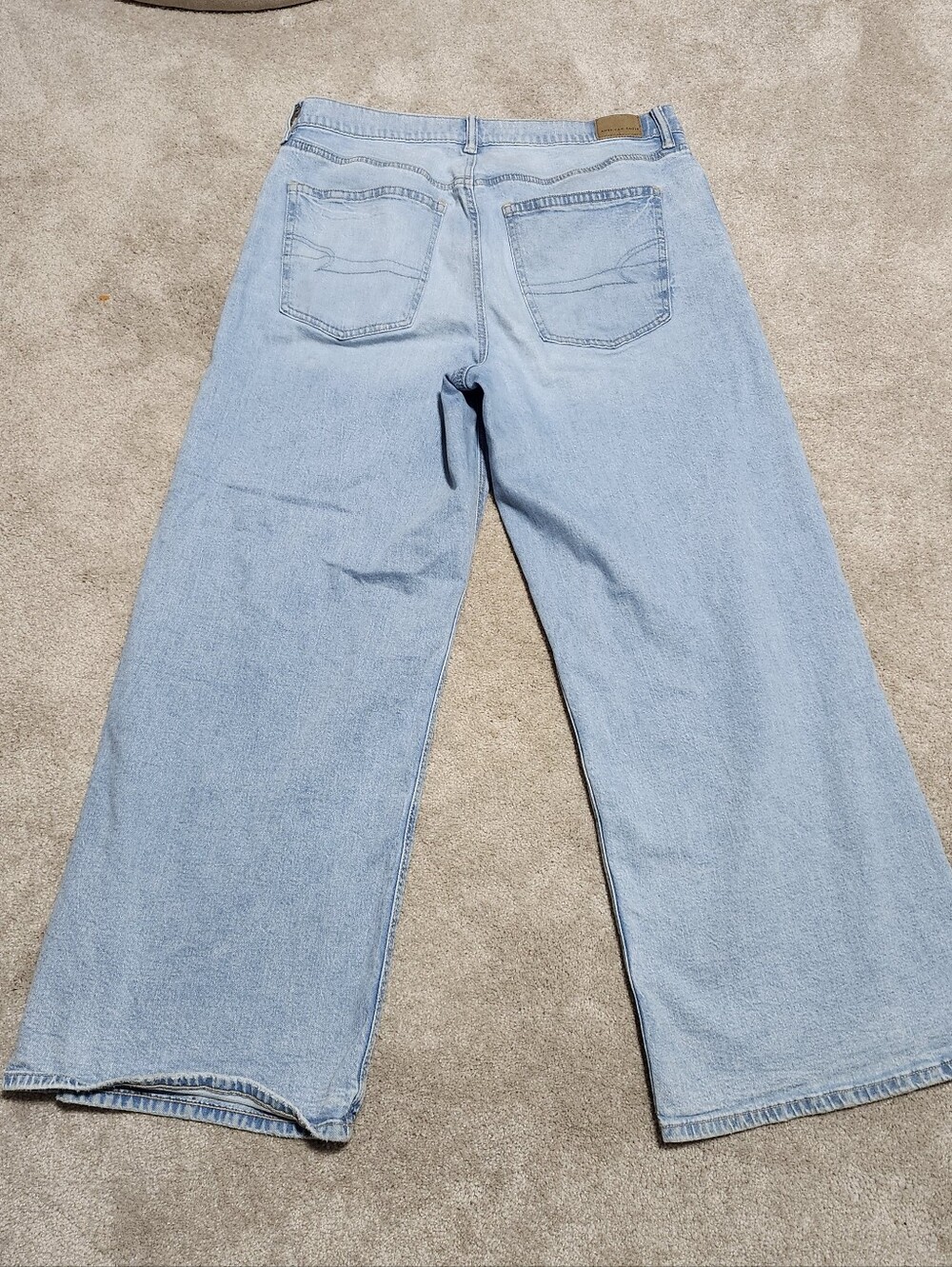 American Eagle Light Wash High-Rise Strigid Mom Jeans - Light Blue Size 8 - Picture 2 of 7